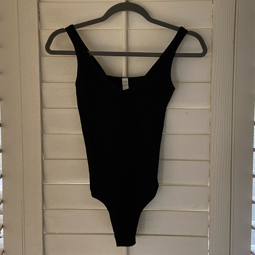 Cute Black V Neck Bodysuit